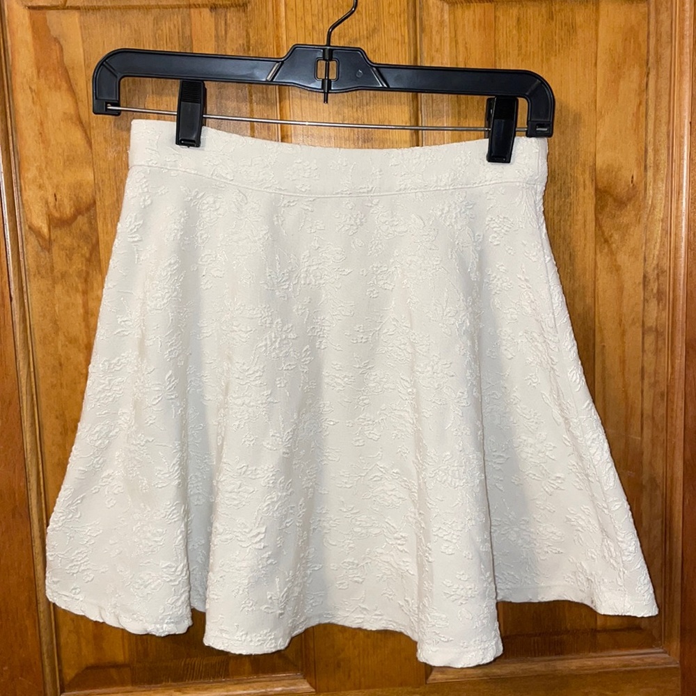 White floral forever 21 skirt